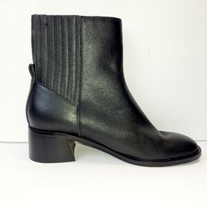 Dolce Vita Linny H2O Women's size 9.5 Black Leather Ankle Boot Slip On 2" Heel